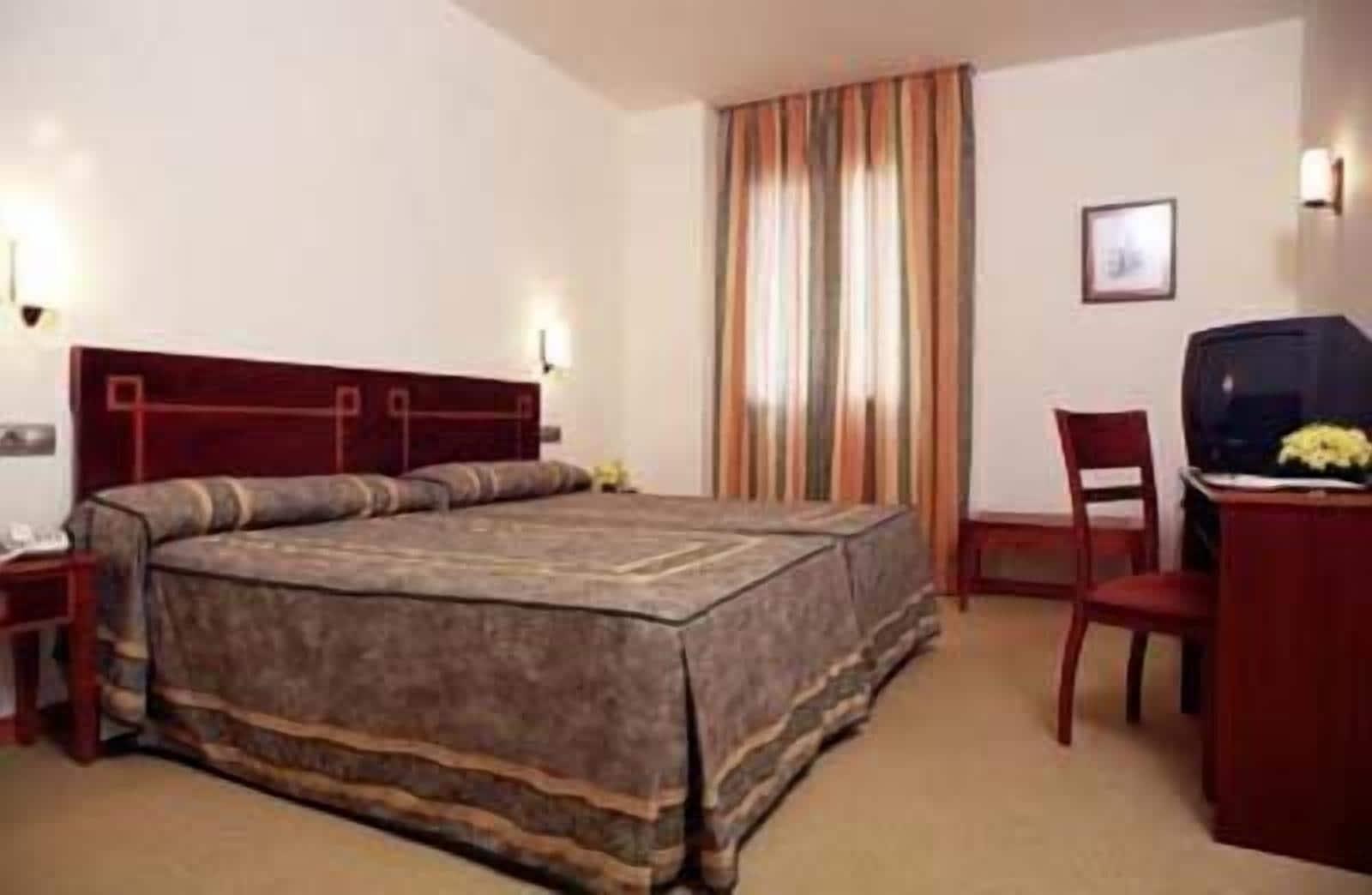 Hotel Mm Antequera Extérieur photo