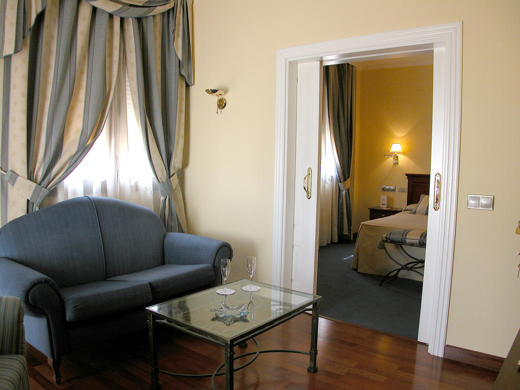 Hotel Mm Antequera Extérieur photo