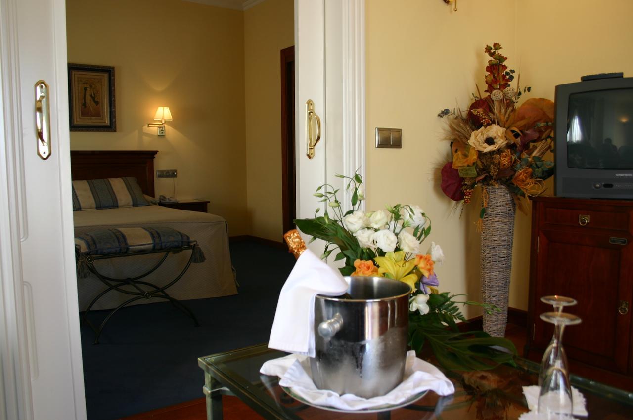 Hotel Mm Antequera Extérieur photo